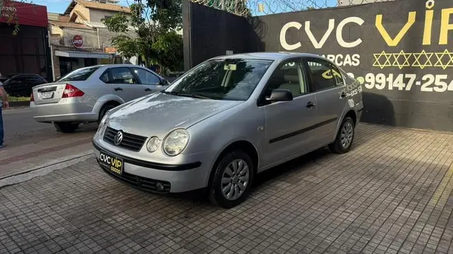 Carro Volkswagen Polo Sedan 2006 1.6 8V (Flex)