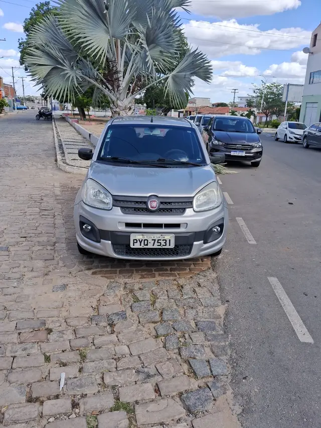 Carro Fiat Uno 2017 Attractive 1.0 (Flex) 4p