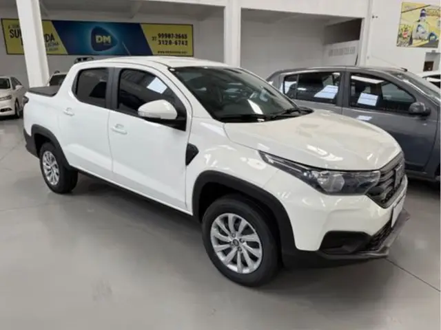 Carro Fiat Strada 2025 Volcano 1.3 Flex 8V CD Aut.