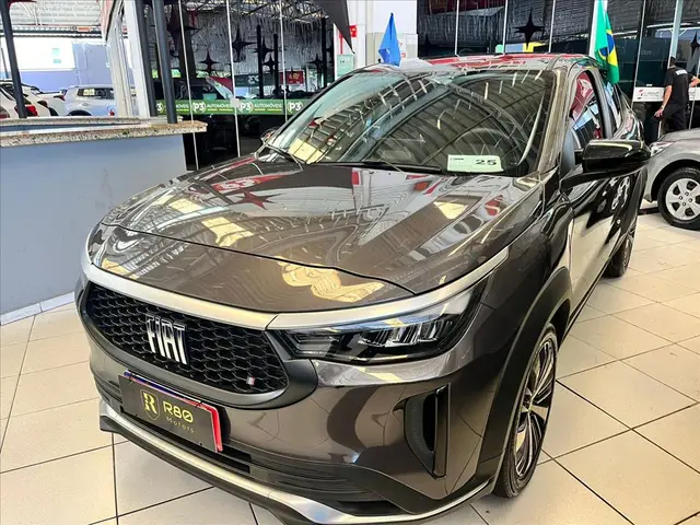 Carro Fiat Fastback 2025 Turbo 200