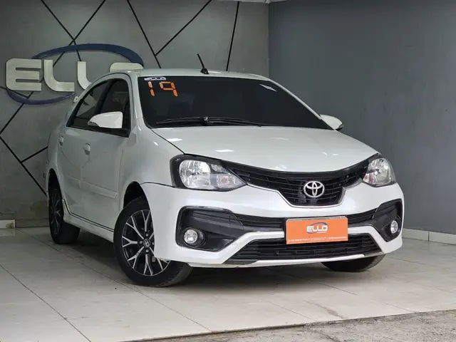 Carro Toyota Etios Sedan 2019 Platinum 1.5 (Aut) (Flex)