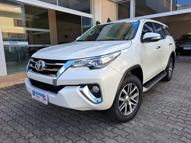 Carro Toyota SW4 2016 2.8 TDI SRX 5L 4x4 (Aut)