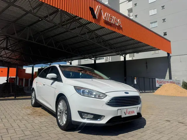 Carro Ford Focus Sedan 2018 Titanium 2.0 PowerShift