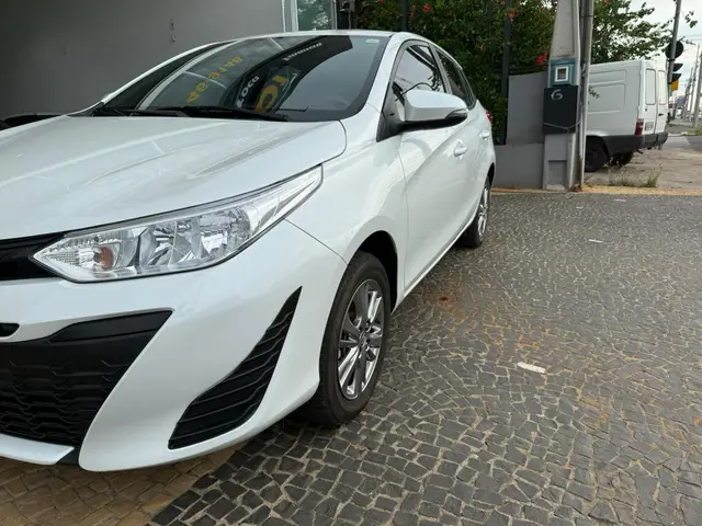 Carro Toyota Yaris 2021 1.5 XL Plus Connect CVT (Flex)