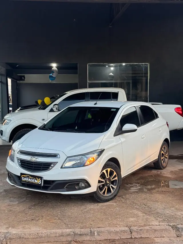 Carro Chevrolet Onix 2014 1.4 LTZ SPE/4 (Aut)