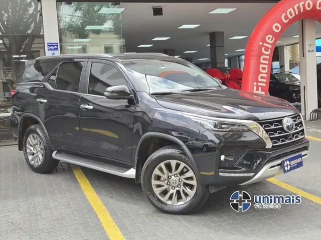 Carro Toyota SW4 2024 SRX 2.8 Turbodiesel 4x4 (Aut.) (5 Lugares)