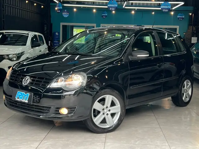 Carro Volkswagen Polo Sedan 2014 1.6 8V (Flex)
