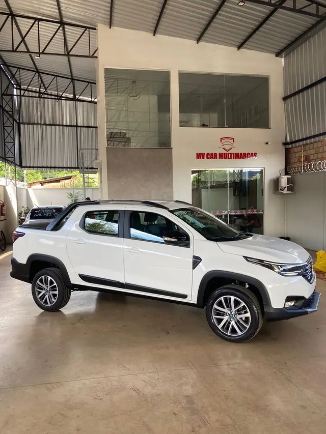 Carro Fiat Strada 2026 Volcano CD 1.3 MT