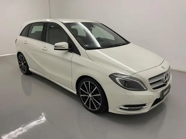 Carro Mercedes-Benz Classe B 2015 200 1.6 Turbo FlexFuel DCT