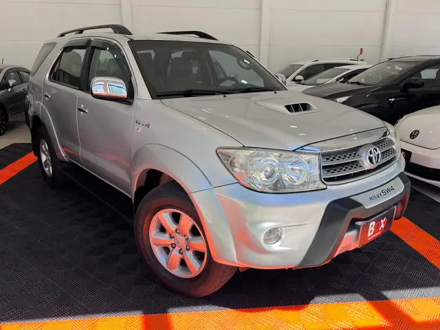 Carro Toyota Hilux SW4 2010 SRV 4x4 3.0 Turbo  (aut)