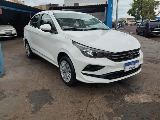 Carro Fiat Cronos 2025 Drive 1.3