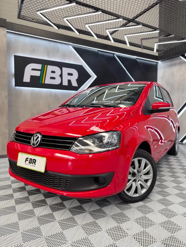 Carro Volkswagen Fox 2014 1.0 TEC (Flex) 4p
