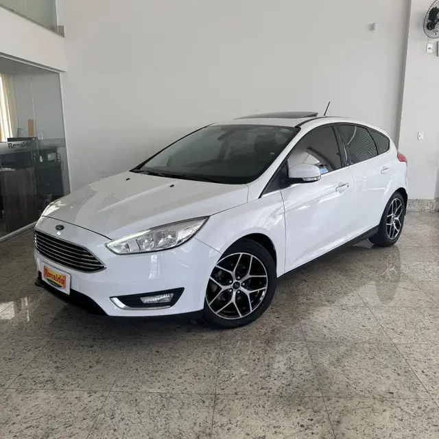 Carro Ford Focus Hatch 2018 Titanium 2.0 PowerShift