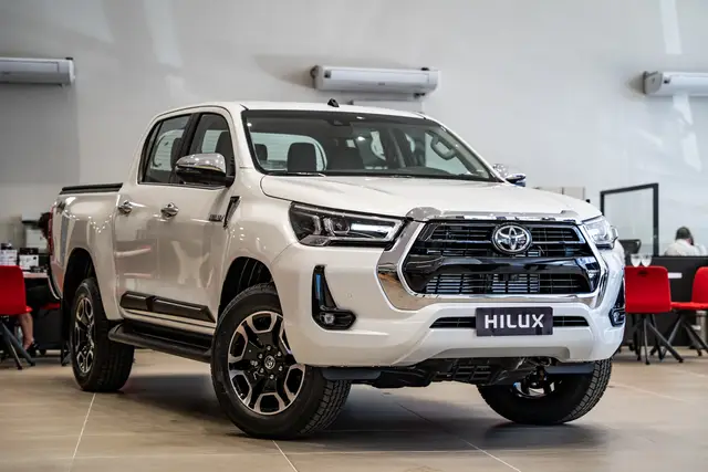 Carro Toyota Hilux Cabine Dupla 2026 SRX AT 4x4 2.8 Diesel