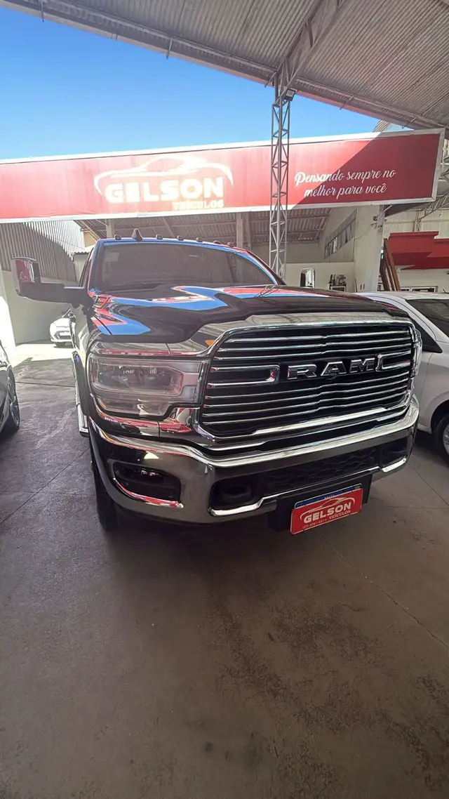 Carro Ram 3500 2022 Laramie 6.7