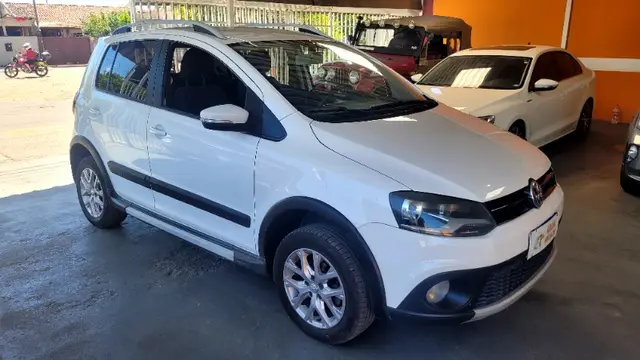 Carro Volkswagen CrossFox 2013 1.6 VHT (Flex)