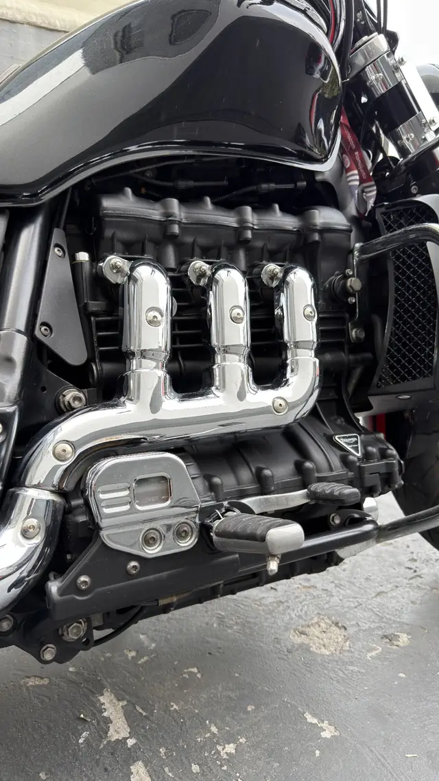 Moto Triumph Rocket 3 2016 III Roadster (ABS)