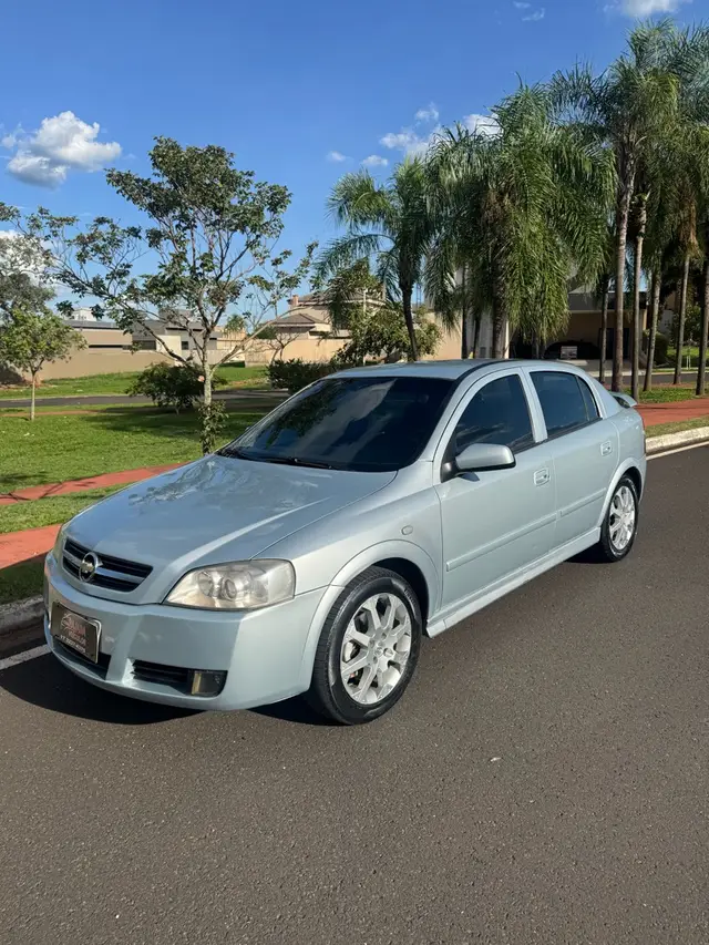 Carro Chevrolet Astra Hatch 2011 Advantage 2.0 (Flex)