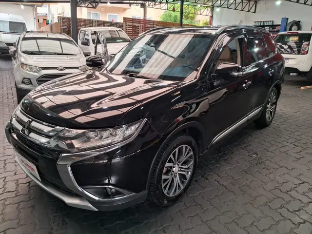 Carro Mitsubishi Outlander 2016 2.2 DI-D 4WD (Aut)