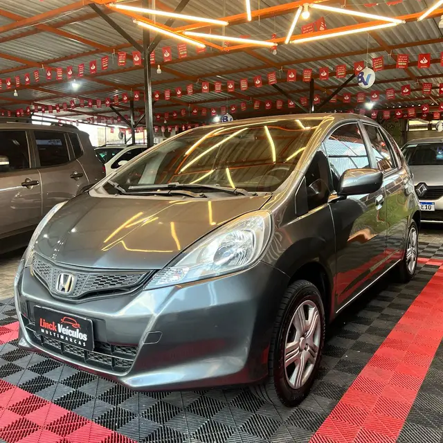 Carro Honda Fit 2014 DX 1.4 (Flex)