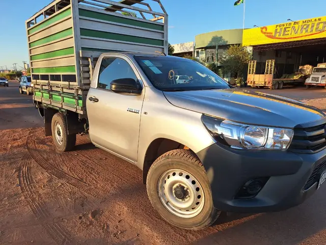 Carro Toyota Hilux Cabine Simples 2024 Chassi DSL 4x4 2.8 Diesel