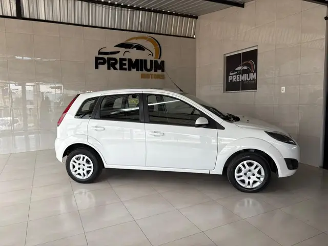 Carro Ford Fiesta Hatch 2013 Rocam 1.0 (Flex)