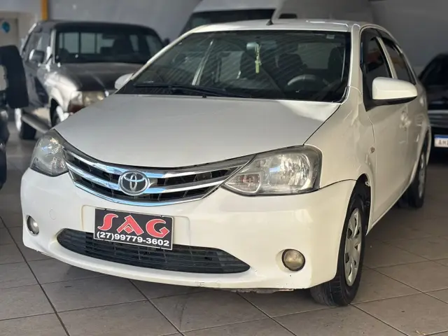 Carro Toyota Etios Sedan 2015 X 1.5 (Flex)