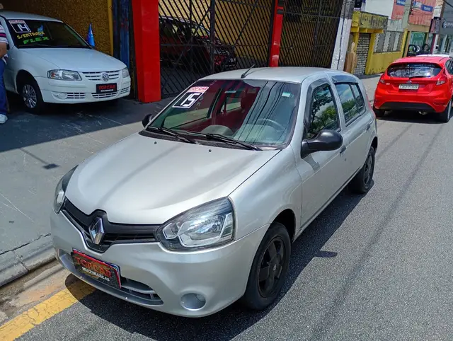 Carro Renault Clio 2015 Authentique 1.0 16V (Flex) 2p