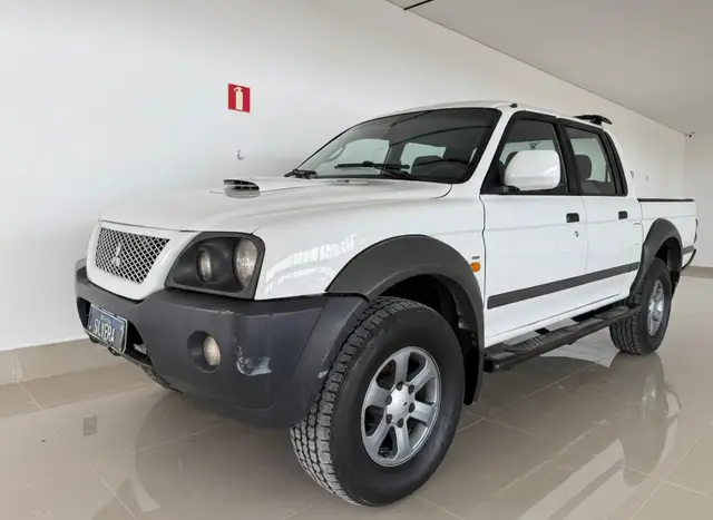 Carro Mitsubishi L200 Triton Outdoor 2012 HPE 2.5 4X4