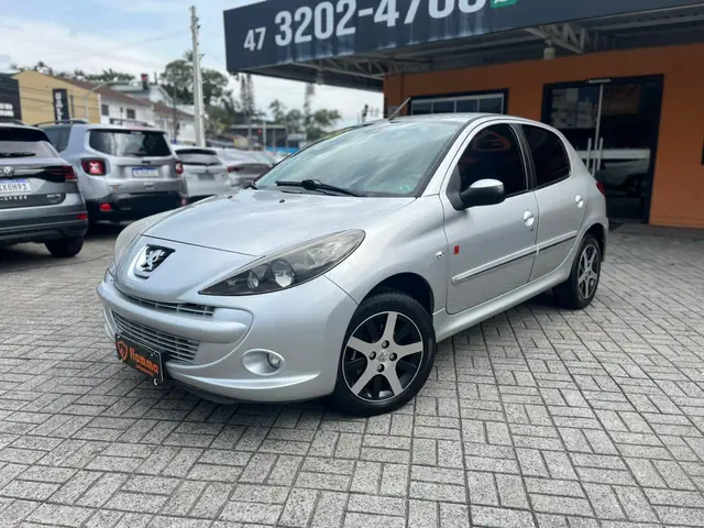 Carro Peugeot 207 2013 Hatch Quicksilver 1.6 (flex)