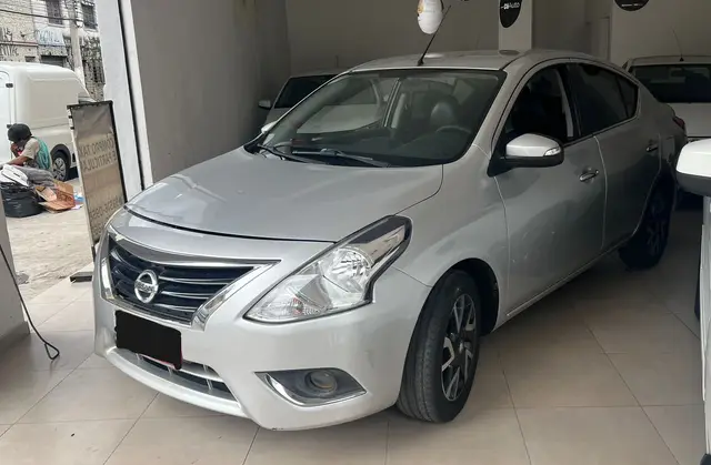 Carro Nissan Versa 2017 1.6 16V SL FlexStart (Flex)