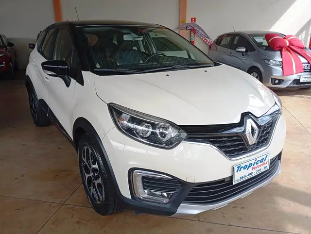 Carro Renault Captur 2018 Intense 1.6 16v SCe CVT (Flex)