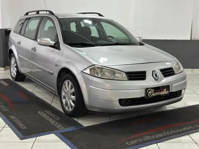 Carro Renault Megane Grand Tour 2012 Mégane Grand Tour Dynamique 1.6 16V (flex)