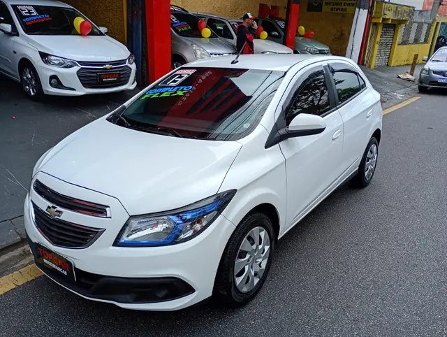 Carro Chevrolet Onix 2013 1.4 LT SPE/4