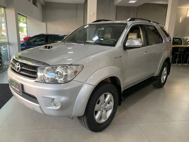 Carro Toyota Hilux SW4 2010 SRV 4x4 3.0 Turbo  (aut)