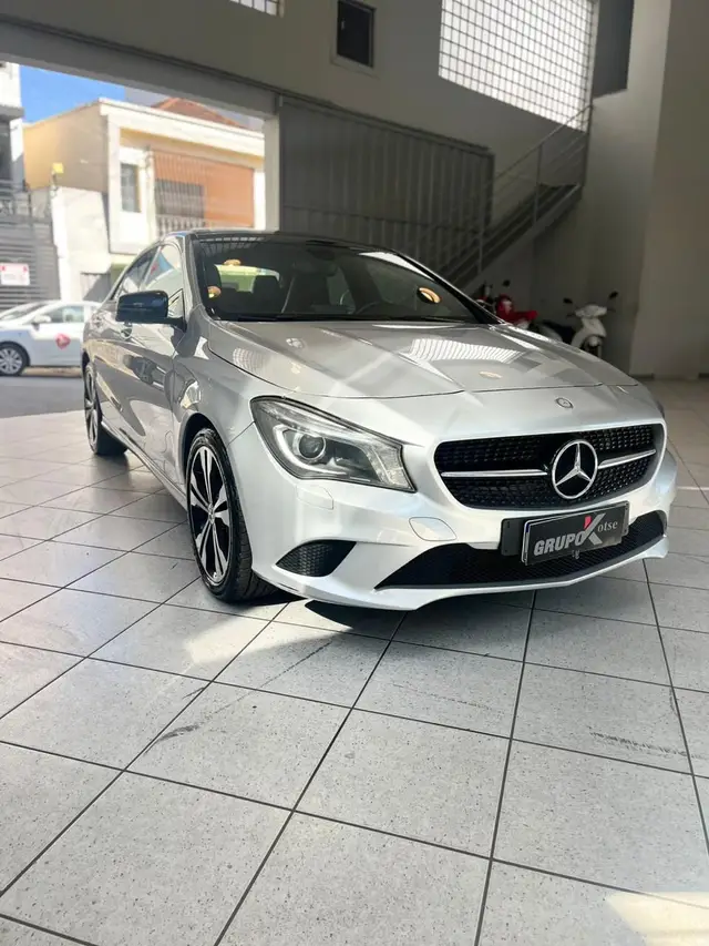 Carro Mercedes-Benz CLA 200 2014 Vision 1.6 TB 16V Flex Aut.