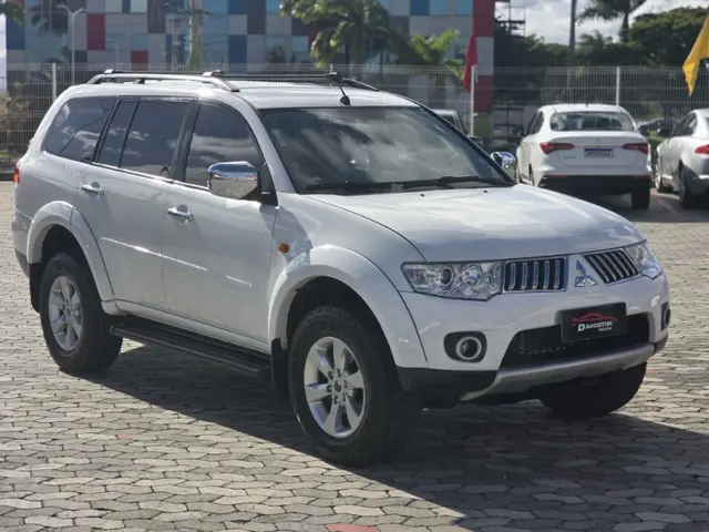 Carro Mitsubishi Pajero Dakar 2013 3.2 4WD (Aut)