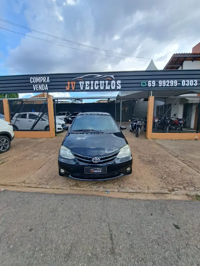 Carro Toyota Etios 2017 X 1.3 (Flex)