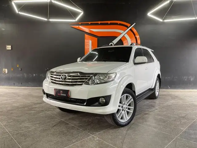 Carro Toyota Hilux Cabine Dupla 2015 Hilux 2.7 SR CD 4x2 (Flex) (Aut)