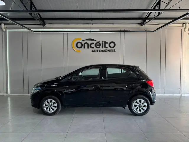 Carro Chevrolet Onix 2014 1.0 LT SPE/4