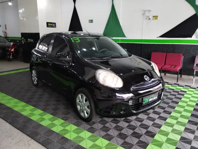 Carro Nissan March 2013 1.6 16V SV (Flex)