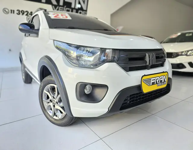 Carro Fiat Mobi 2025 Trekking 1.0