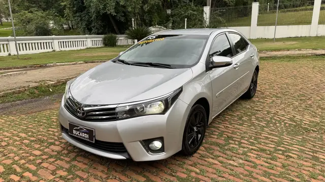 Carro Toyota Corolla 2015 Sedan 1.8 Dual VVT-i GLi Multi-Drive (Flex)