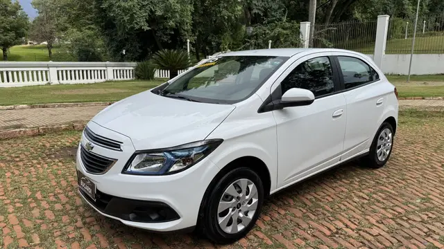 Carro Chevrolet Onix 2015 1.4 LT SPE/4