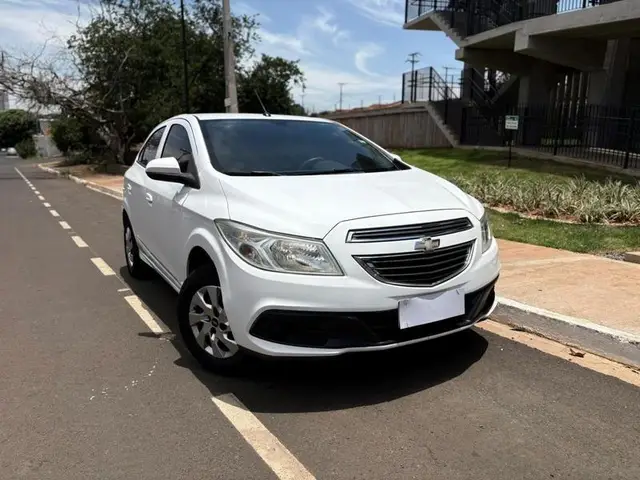 Carro Chevrolet Onix 2014 1.0 LT SPE/4