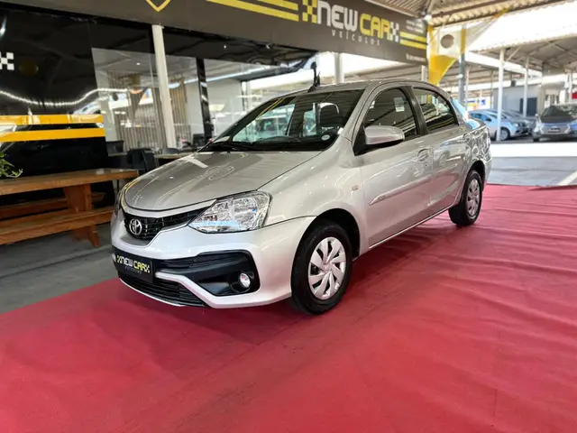Carro Toyota Etios Sedan 2018 XS 1.5 (Flex)