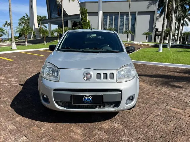 Carro Fiat Uno 2013 Vivace 1.0 8V (Flex) 4p