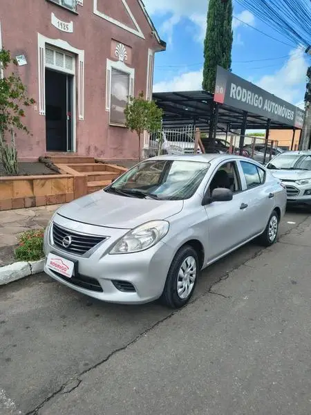 Carro Nissan Versa 2013 1.6 16V S (Flex)