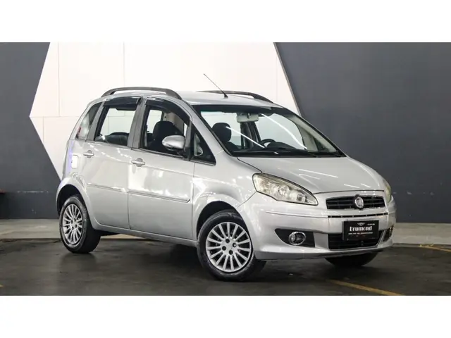 Carro Fiat Idea 2013 Attractive 1.4 8V (Flex)