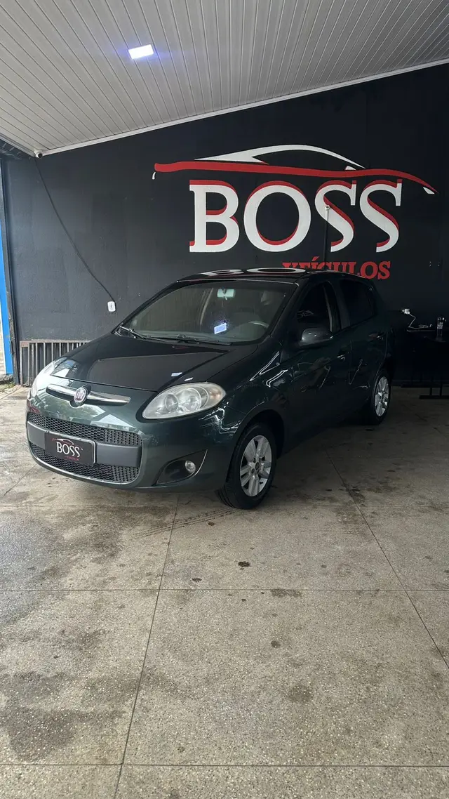 Carro Fiat Palio 2013 Attractive 1.4 8V (Flex)